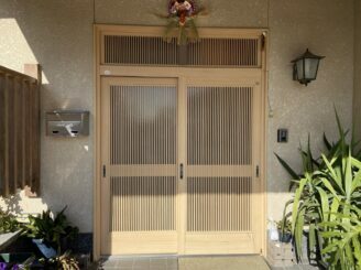 武雄市 玄関ドア YKK AP ドアリモ リフォーム工事 外壁塗装 株式会社キス