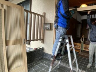 武雄市 玄関ドア YKK AP ドアリモ リフォーム工事 外壁塗装 株式会社キス