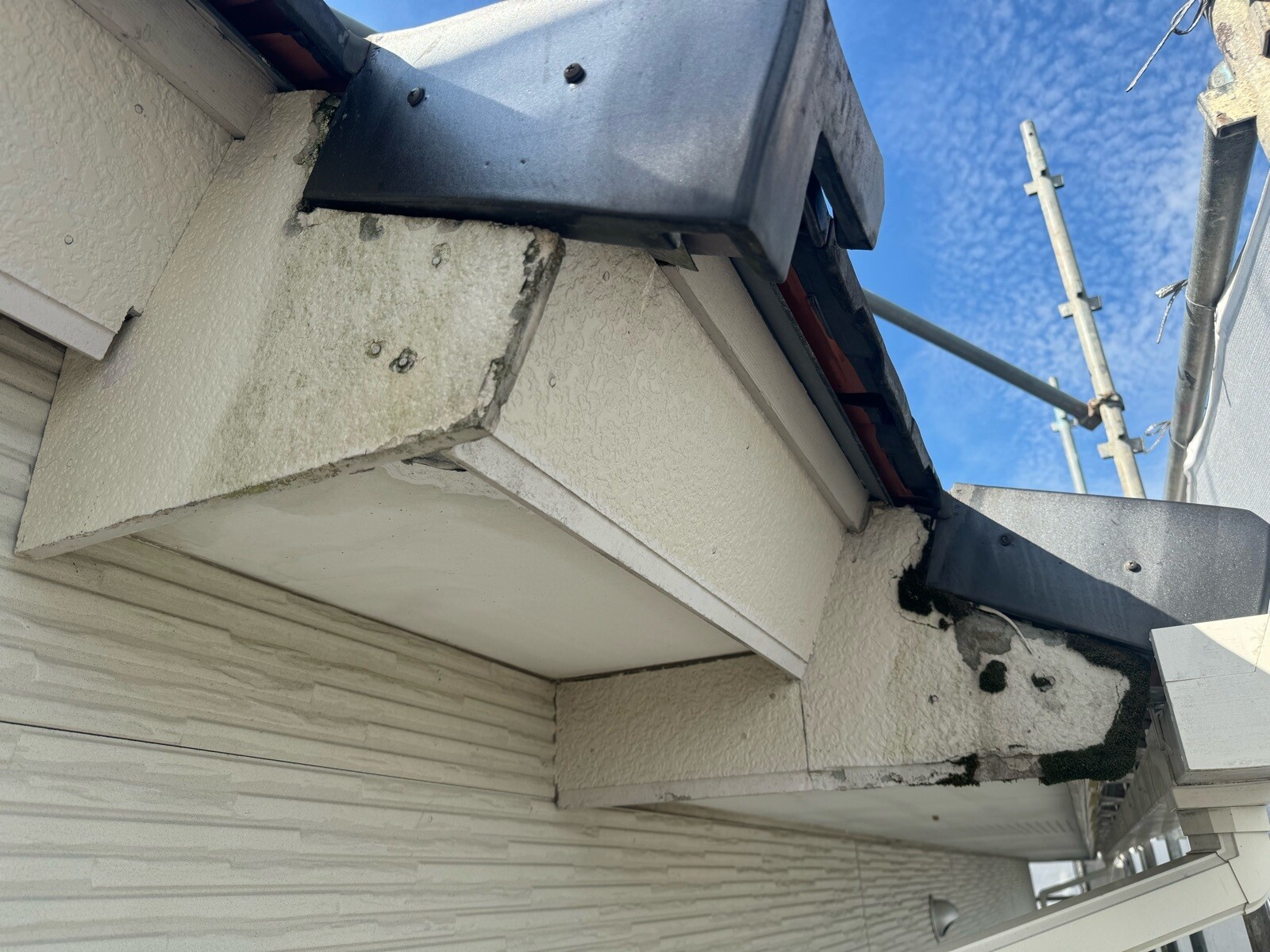 小城市H様邸の外壁塗装(板金巻き工事)その1