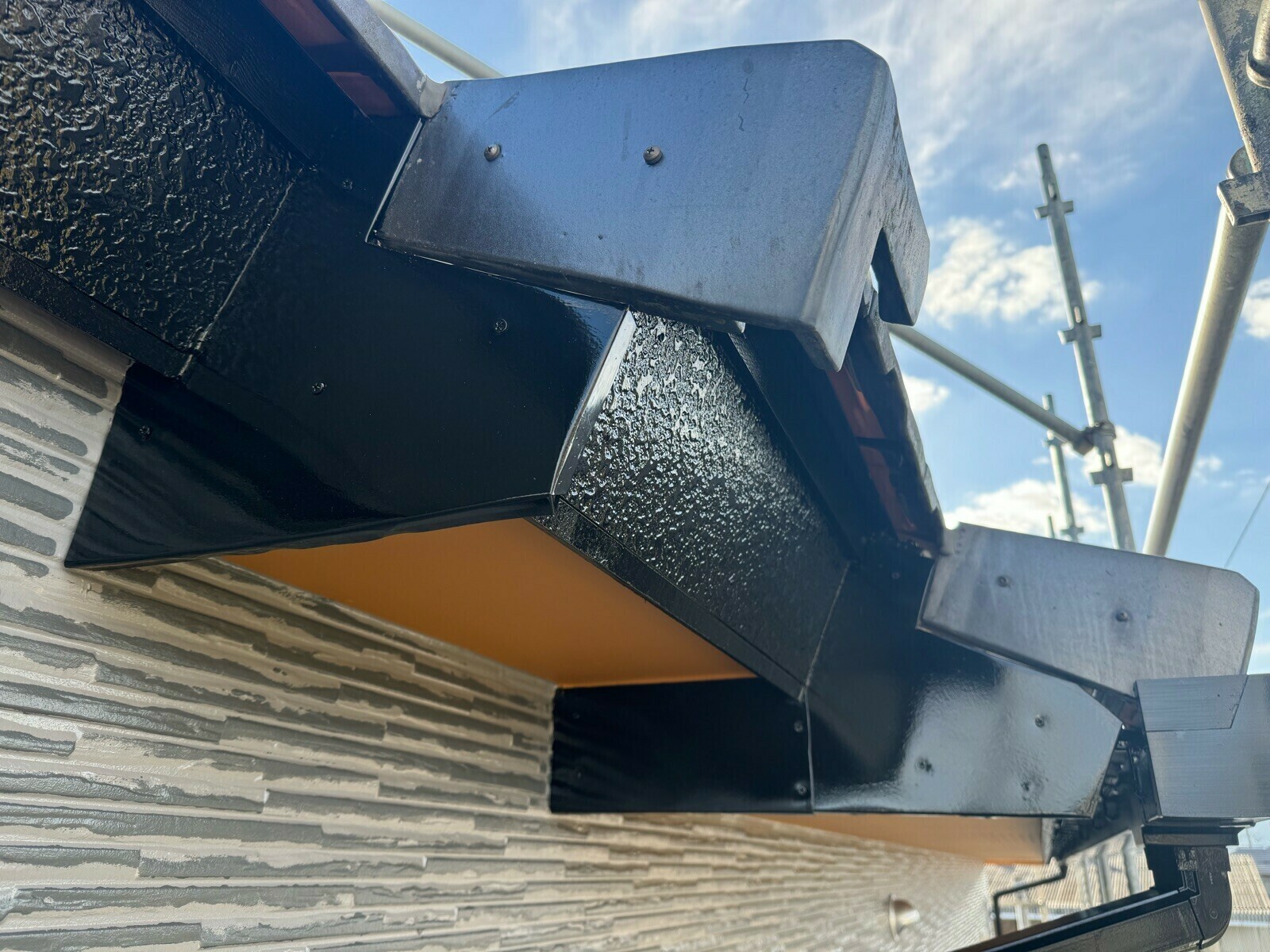 小城市H様邸の外壁塗装(板金巻き工事)その2