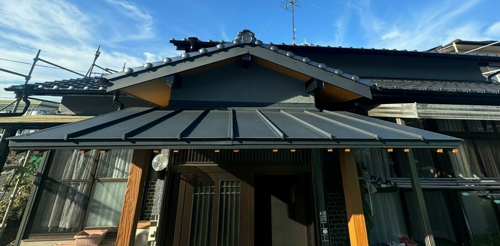 小城市H様邸の外壁塗装(玄関屋根交換)その5