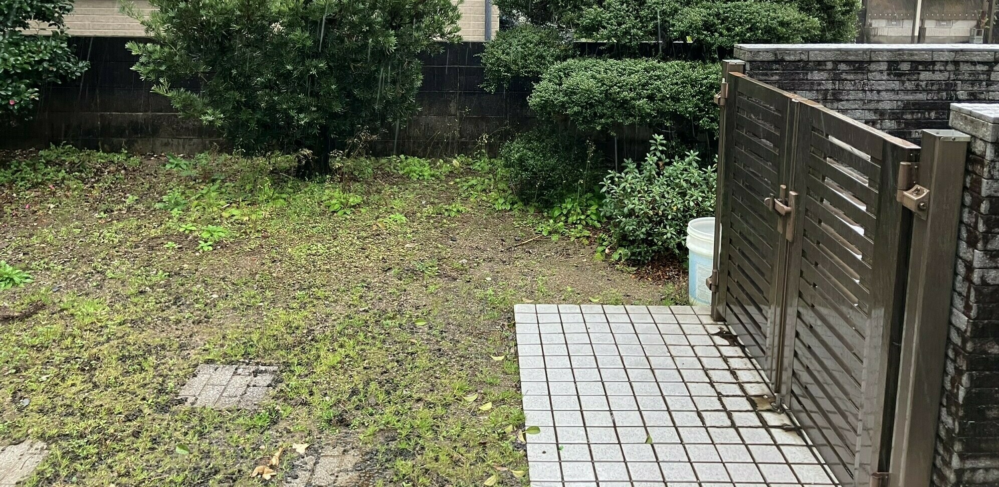 鹿島市M様邸の外構土間タイル工事その１